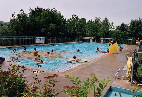 Schwimmbad Wölflinswil