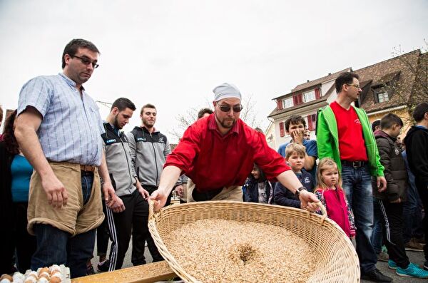 Gemeinde Pratteln Eierlesen Bräuche Anlässe Brauchtum