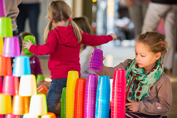 Spielgruppen Betreuung Kinderbetreuung Kinder Kind Familie
