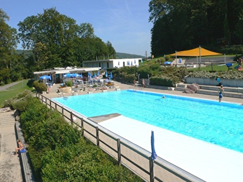 Schwimmbad Sandhöli