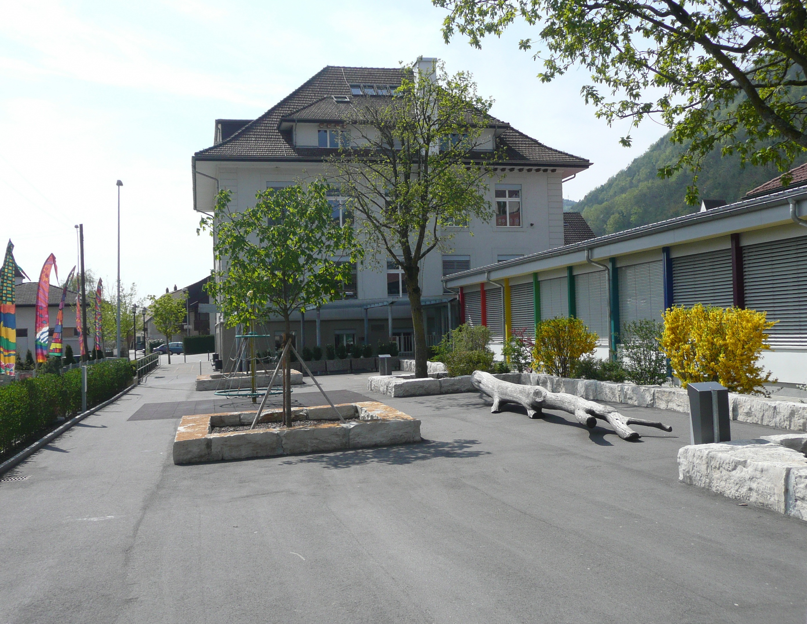 Kleinfeld Schulhaus