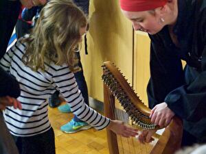 Animation autour de la harpe
