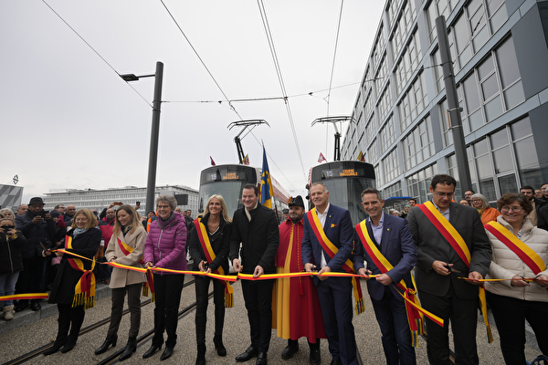 Inauguration du tram 15
