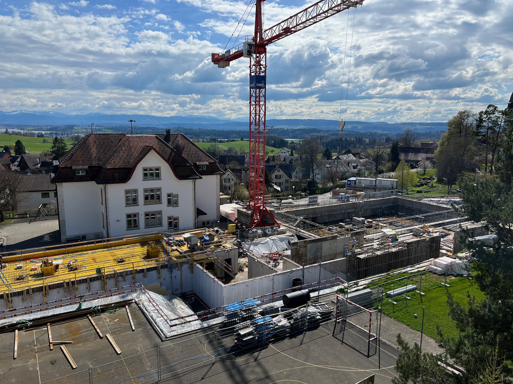 Baustelle neue Sporthalle am 17. April 2023