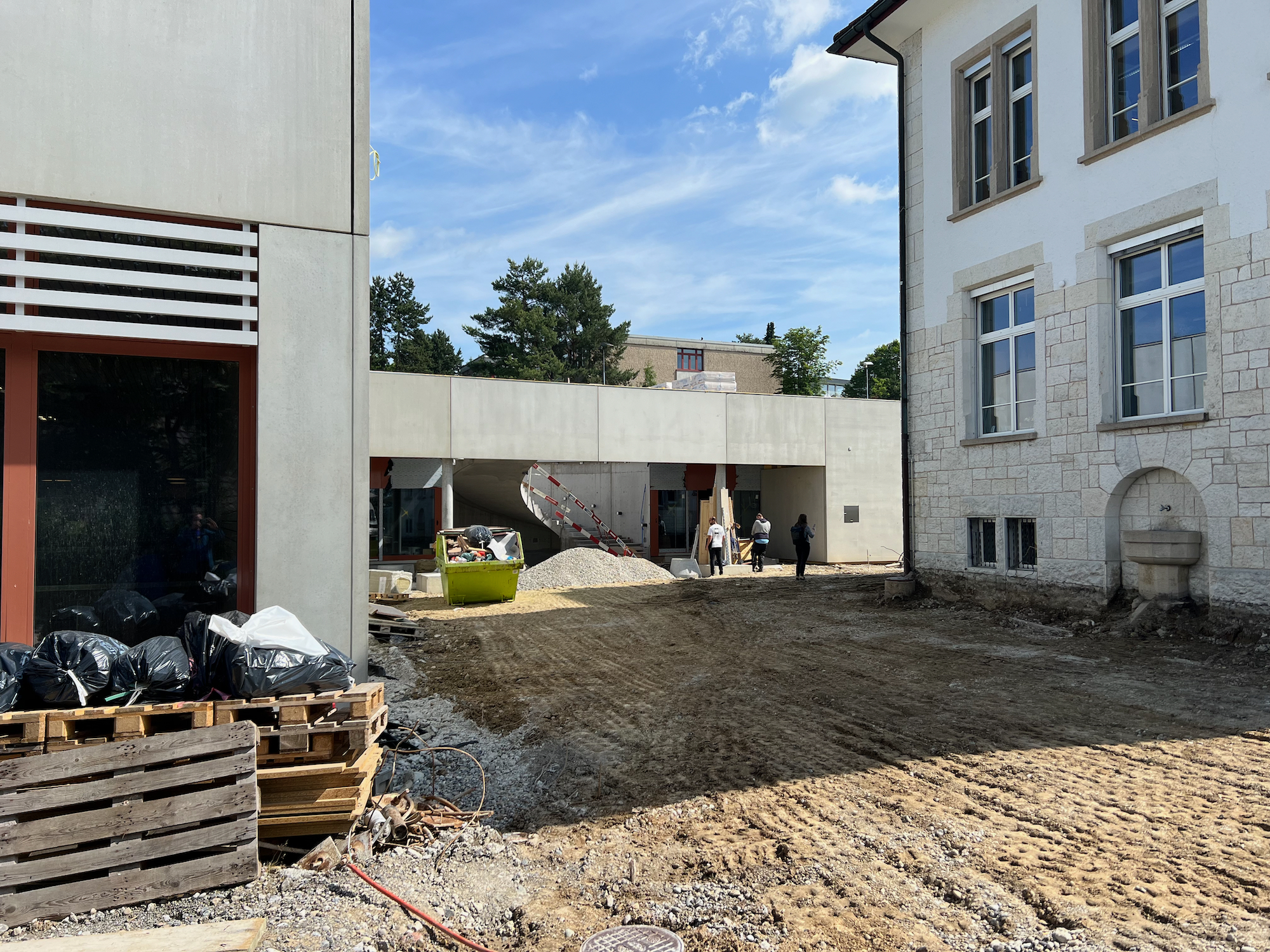 Baustelle neue Sporthalle am 22.6.24