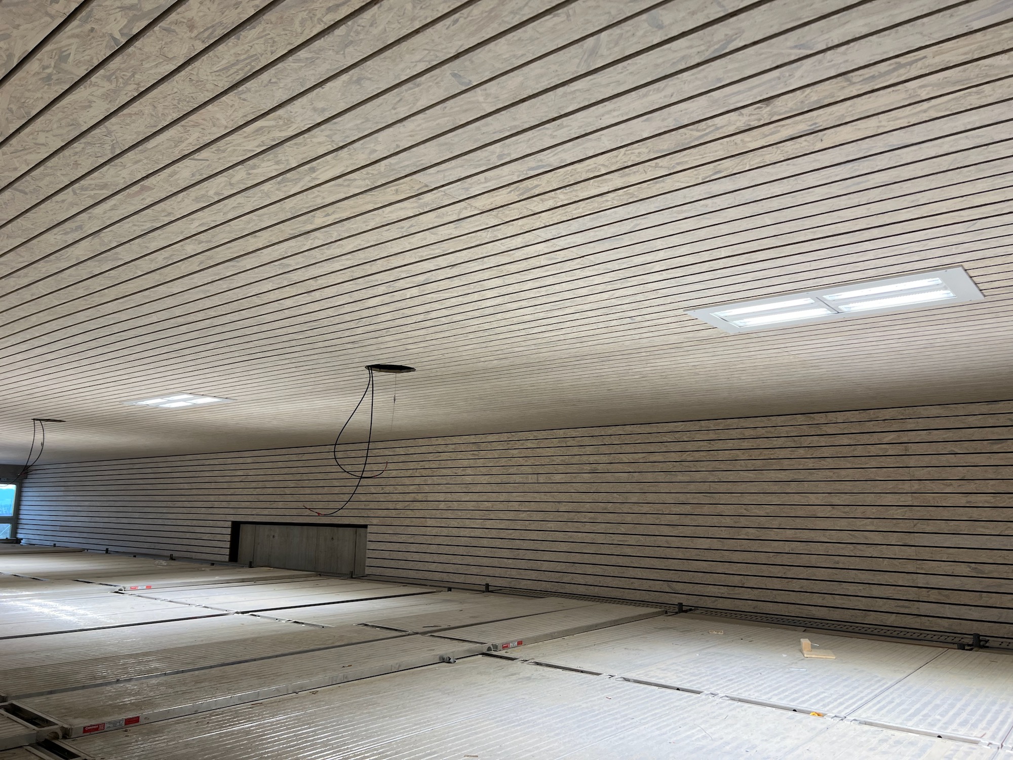 Die Decke der Halle ist fast fertig, 8. 2. 23