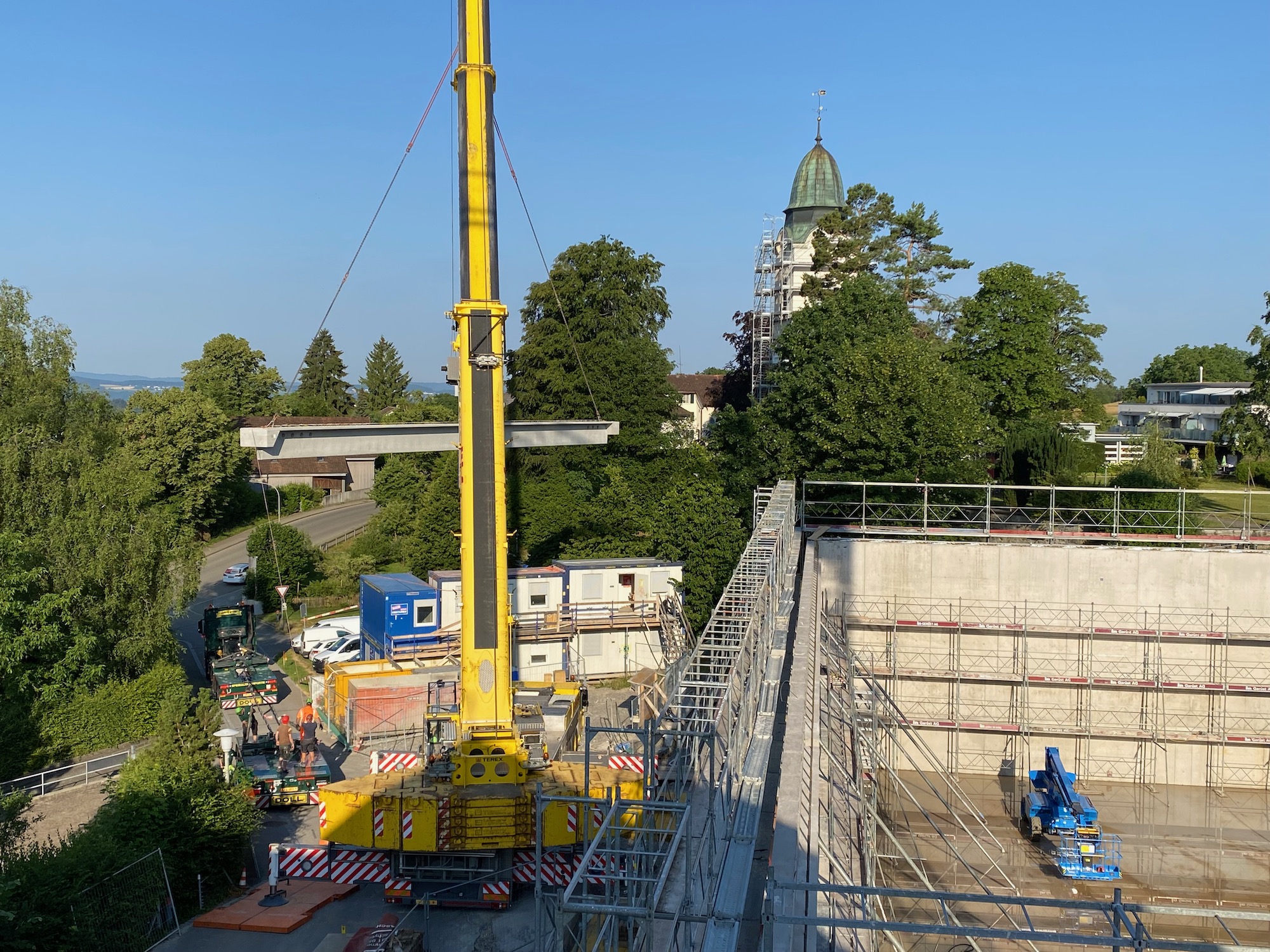 Montage der Dachträger, 26. 6. 23