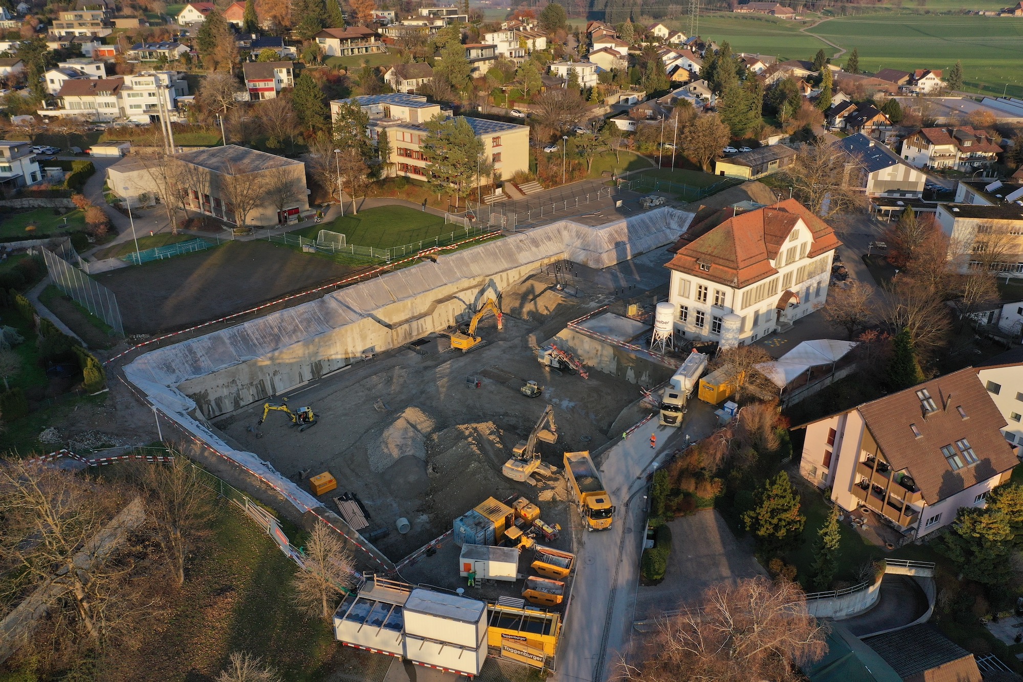 Baustelle neue Sporthalle am 8.12.22