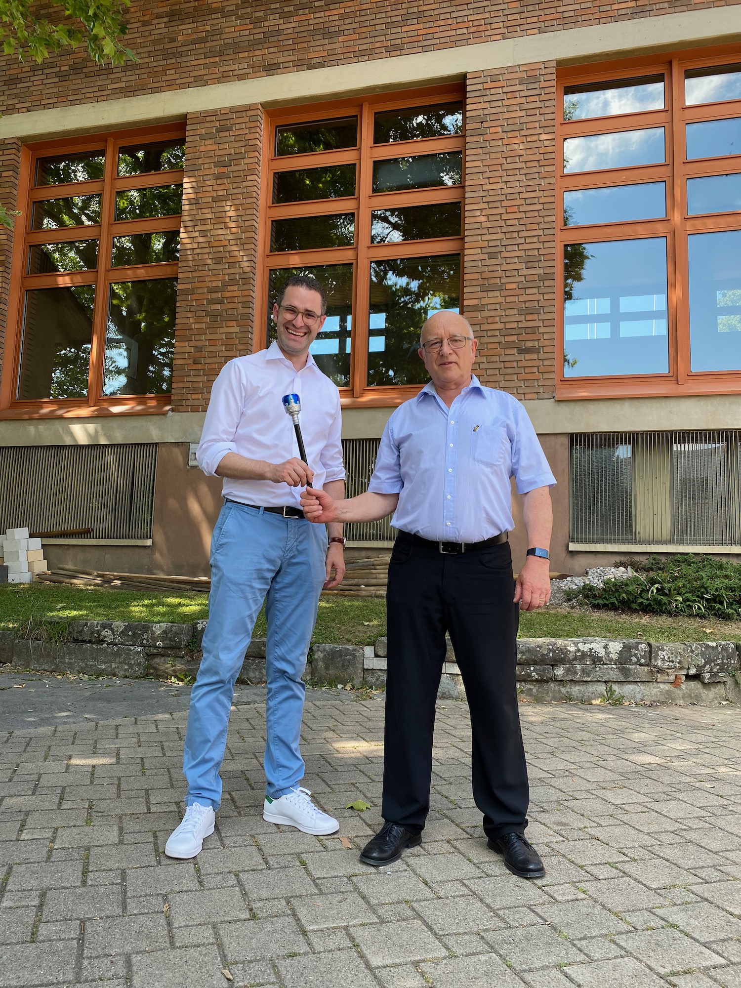 Stabsübergabe Projekt neue Halle von Hans Aeschlimann an Raphael Alder, 15. Juli 2022