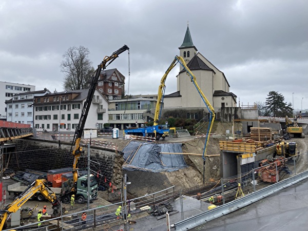 Betonarbeiten an der Fundation der Tunnelverlängerung Appenzeller Bahnen.