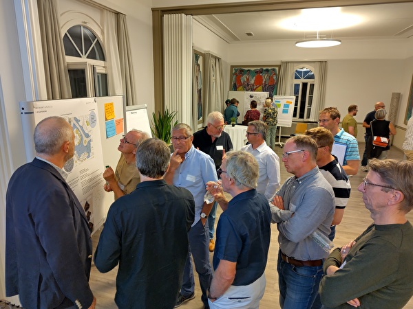 Die Anpassungen am Obstmarkt-Projekt konnten an sechs Stationen studiert und bewertet werden. 