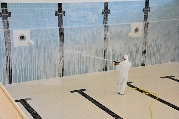 Während der Revision wird das Hallenbad auf Vordermann gebracht.