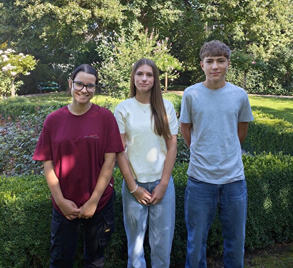 Legende Lernende: Die neuen Lernenden der Gemeinde Herisau (v.l.): Zoe Ruh, Bejana Zejneli und Dylan Bosshardt. 