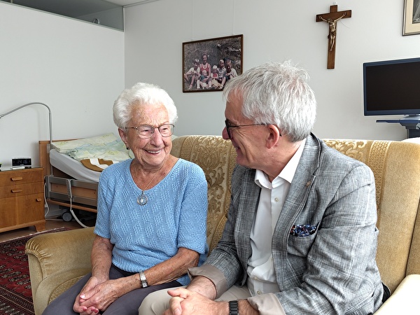 Maria Sonderer-Brülisauer und Gemeindepräsident Max Eugster.