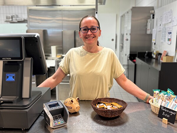 Helen Schwietzer, Teamleiterin Bistro, ist für die Verpflegung an den Kindergeburtstagen zuständig.