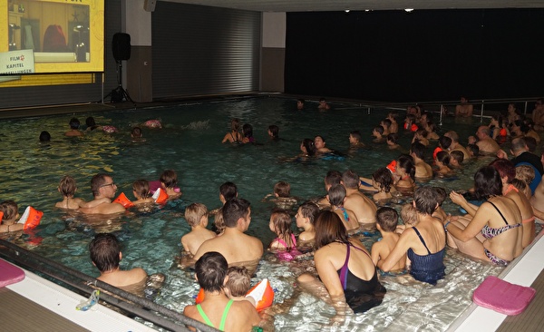Ein wohliges Vergnügen: Kino in der grossen Badewanne.