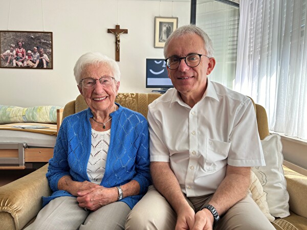 Maria Sonderer-Brülisauer nahm am 23. August die Geburtstagsgratulationen von Gemeindepräsident Max Eugster entgegen.