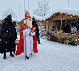 Foto Christchindlimarkt mit Samichlaus