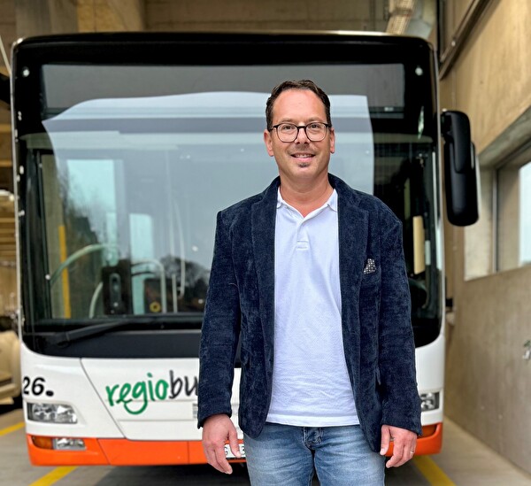 Samuel Knöpfel im Busdepot im Neubau am Bahnhofplatz.