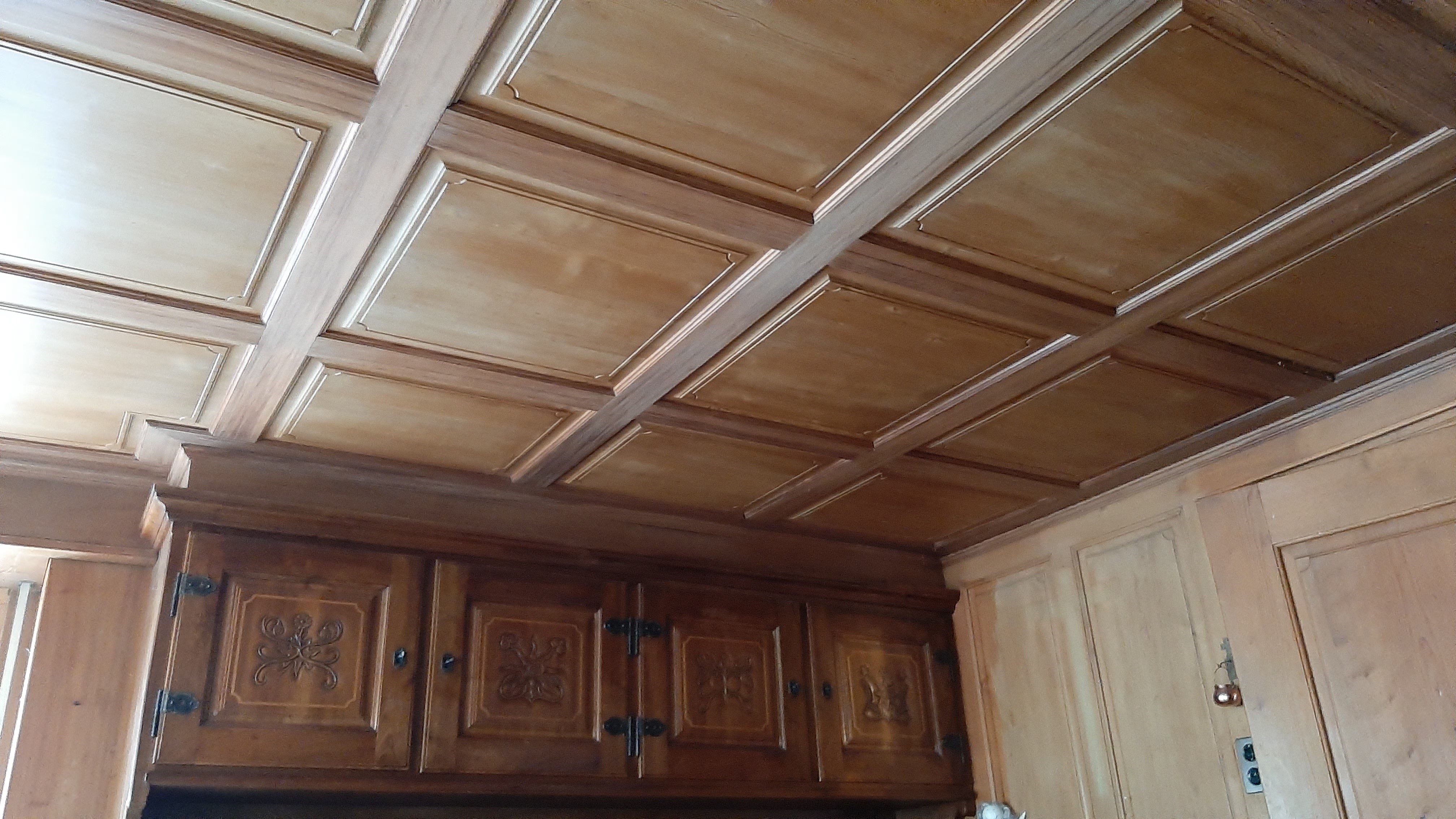 Decke im Riedmatthof, die aus dem Holz der subfossilen Weisstanne stammt