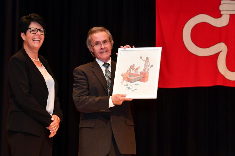 Gratulation an Frau Landamann Yvonne von Deschwanden