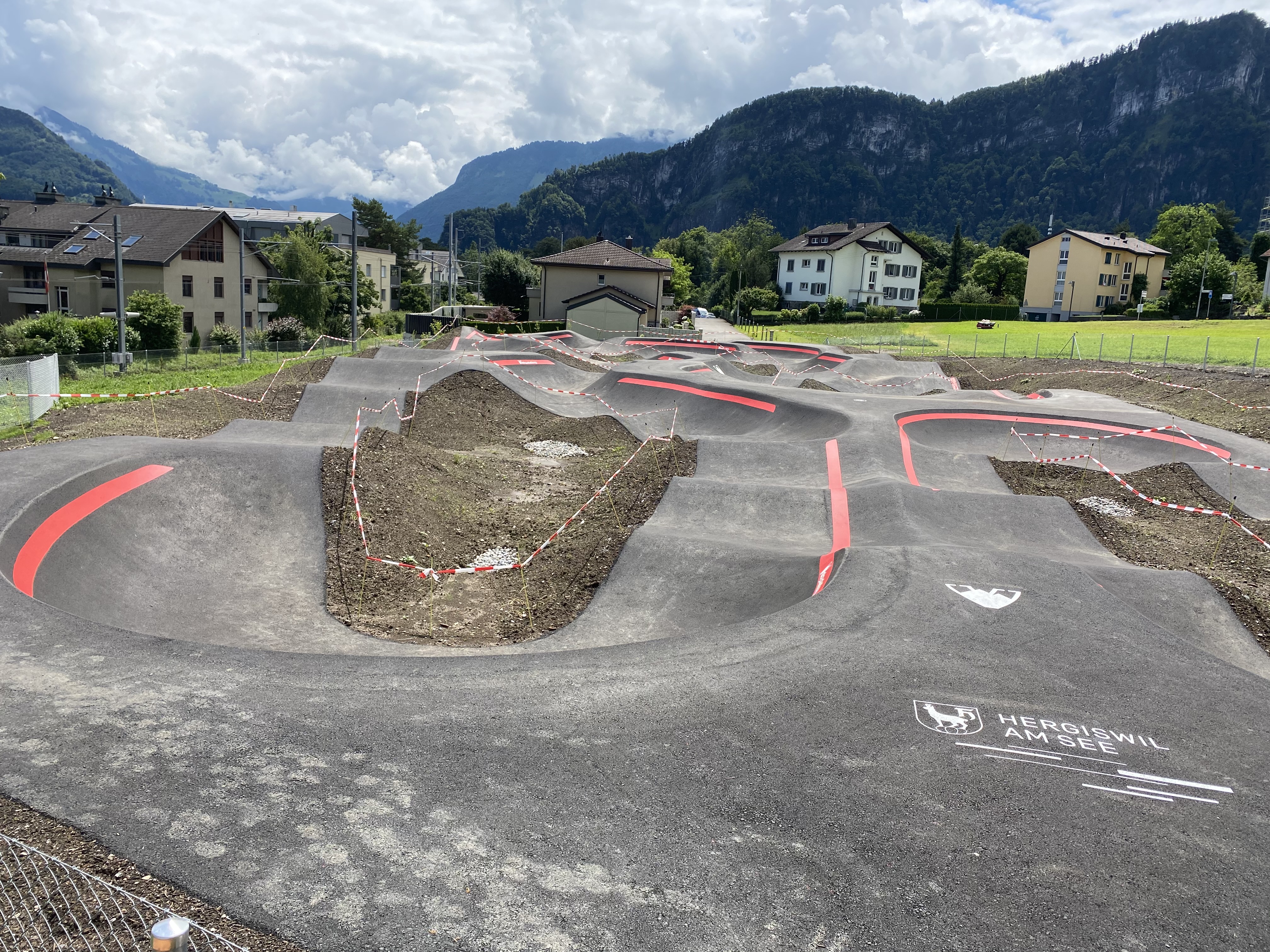 Die neue Pumptrack wurde am 9. Juli 2021 eröffnet.