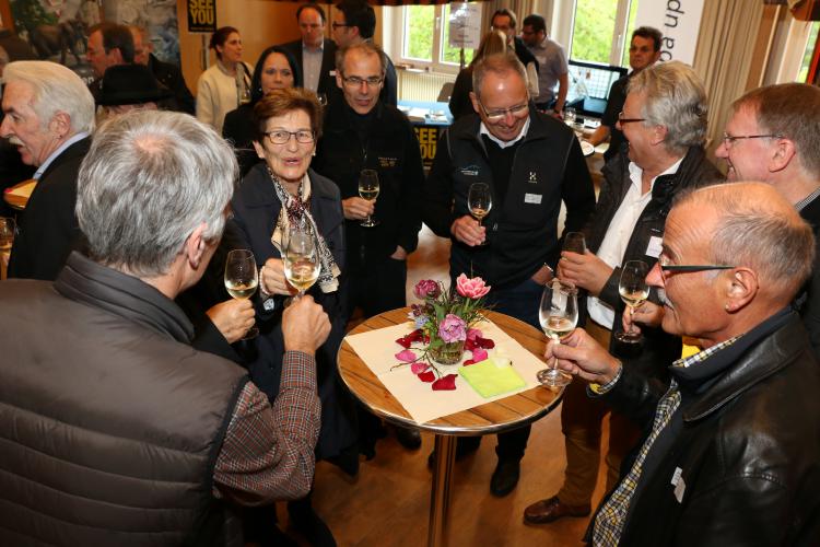 Interessante Gespräche während des Apéros