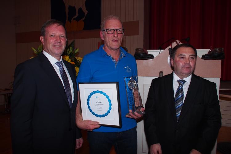 Gemeindepräsident Remo Zberg, Präsident Skiclub Hergiswil Bruno Kaiser, Gemeindevizepräsident Alfonso Ventrone 