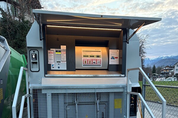 Neuer Presscontainer