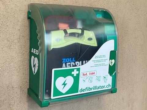 Defibrillator