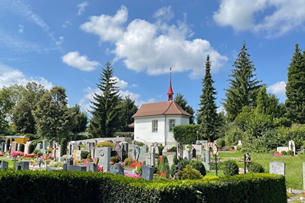 Friedhofkapelle und Friedhof