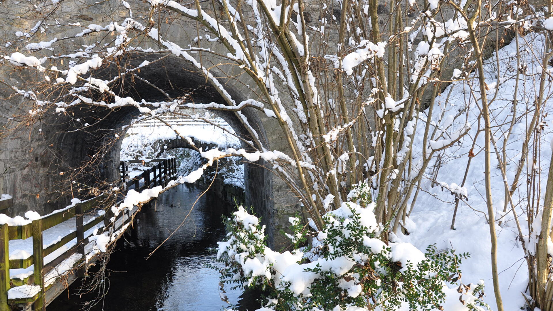 Surenbrücke im Schnee
