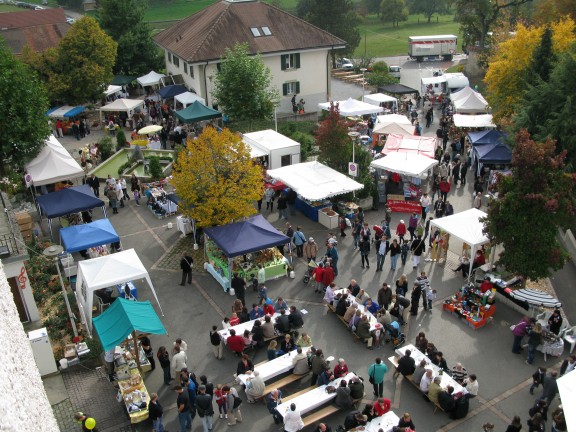 Vue du marché côté administration communale