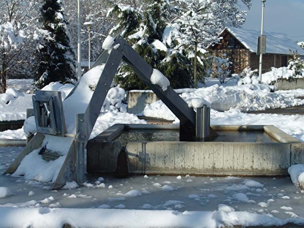 Fontaine devant le bureau communal