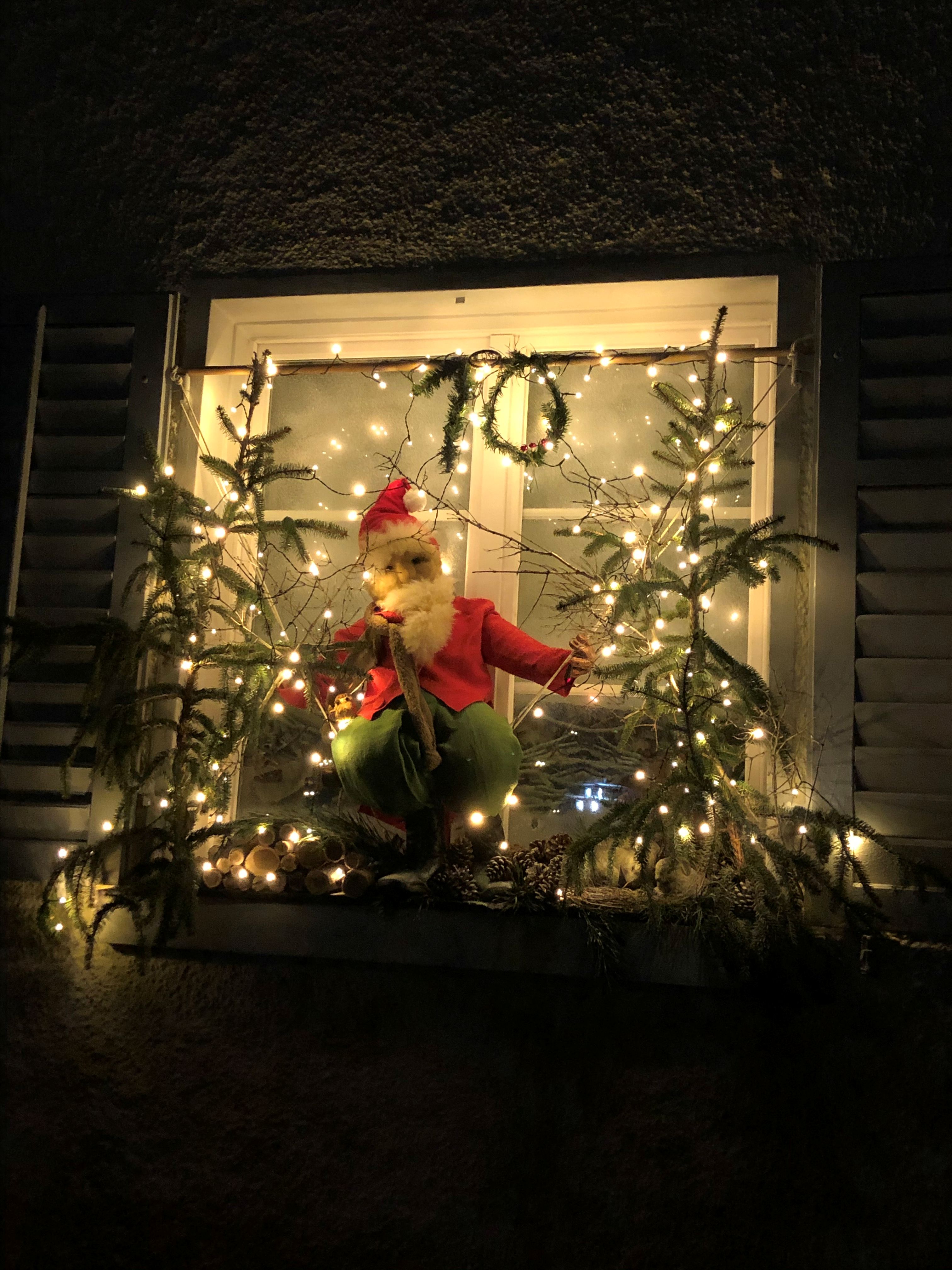 Adventsfenster Aeschquartier Nummer 10