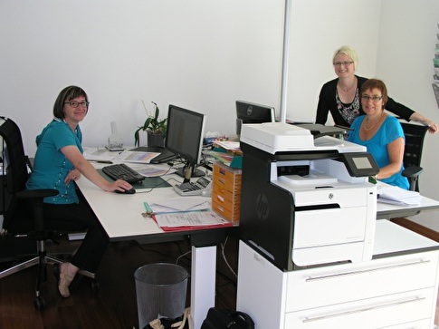 Brigitte Waser, Sandra Hermann und Bea Zellweger (von links) betreuen das neue Schulsekretariat der Primarschule Au-Heerbrugg.