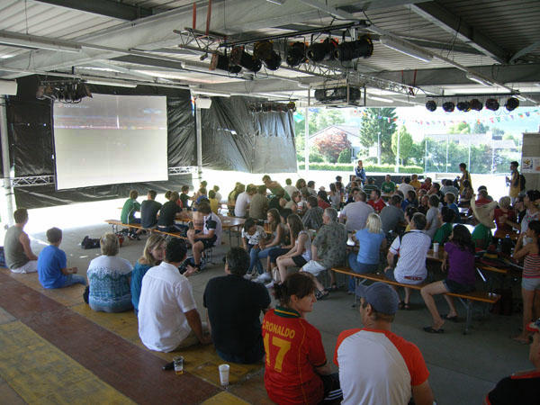 Das Eröffnungsspiel Süd Afrika - Mexiko am 11. Juni 2010 um 16.00 Uhr, war bereit sehr gut besucht.