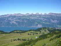 Blick vom Flumserberg auf den Walensee und die Churfirsten