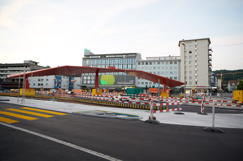 Haltestelle der Limmattalbahn