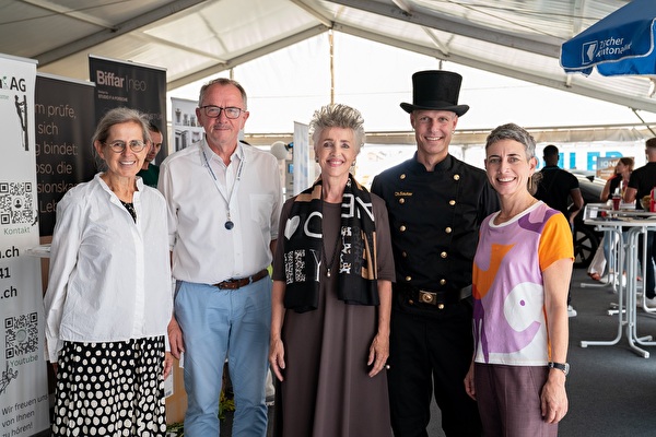 Anita Martinecz Fehér, Standortförderung - AWA Kanton Zürich, Albert Schweizer, Standortförderung Schlieren, Carmen Walker Späh, Volkswirtschaftsdirektorin, Christoph Sauter, Inhaber Sauter AG, und Jasmina Ritz, Geschäftsführerin Limmatstadt AG.