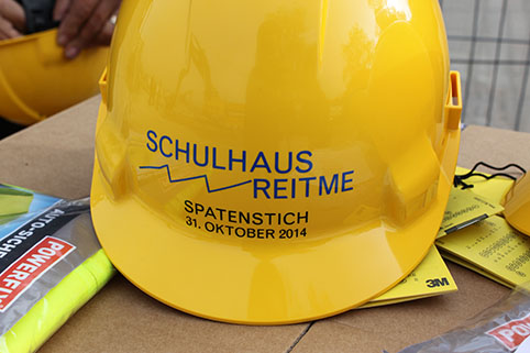 Spezielle Helmbeschriftung