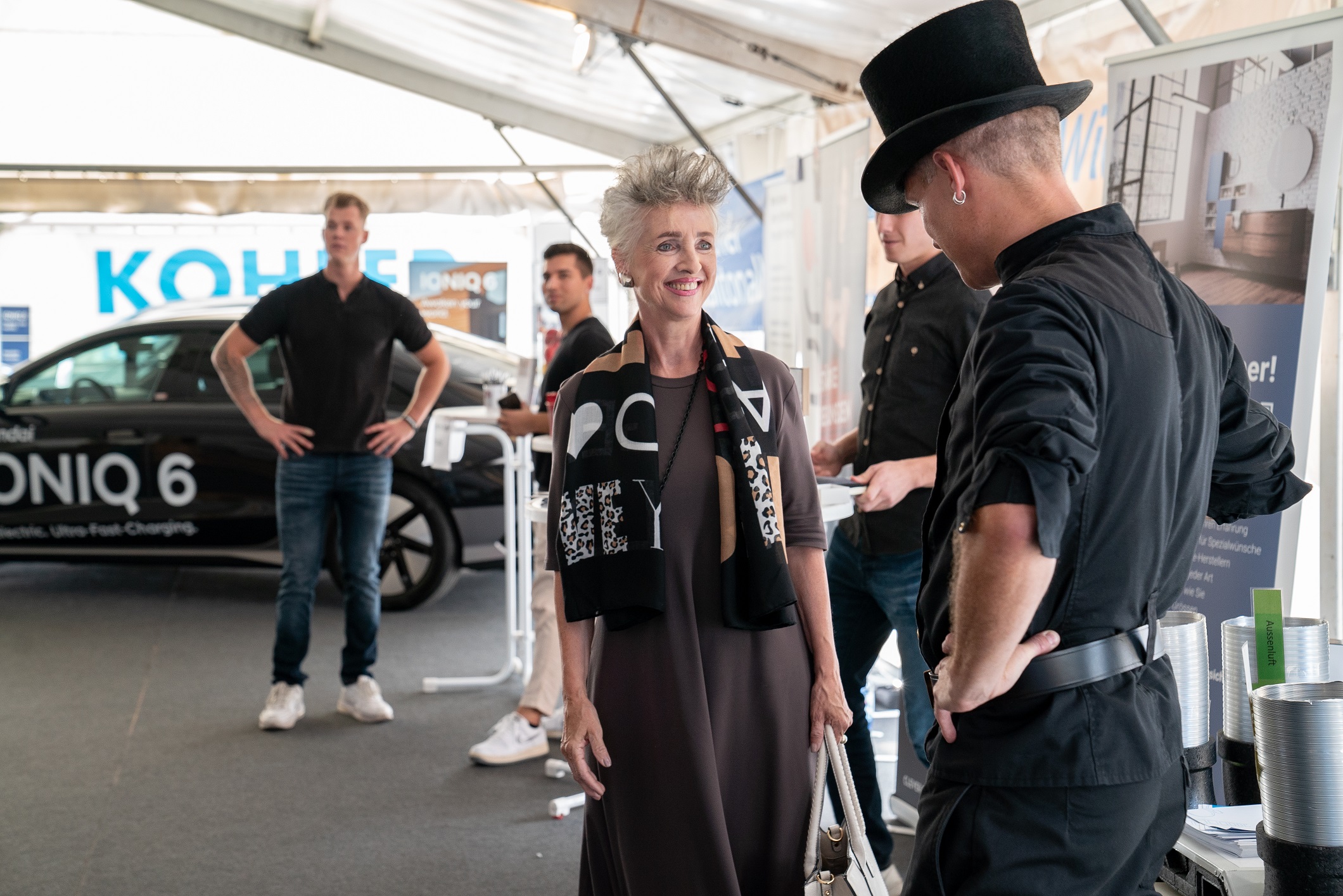 Carmen Walker Späh, Zürcher Regierungsrätin und Volkswirtschaftsdirektorin, besucht den Event "Vorhang auf! KMU auf der digitalen Bühne".