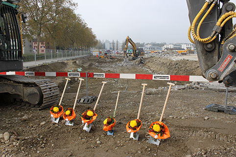 Feierlicher Spatenstich