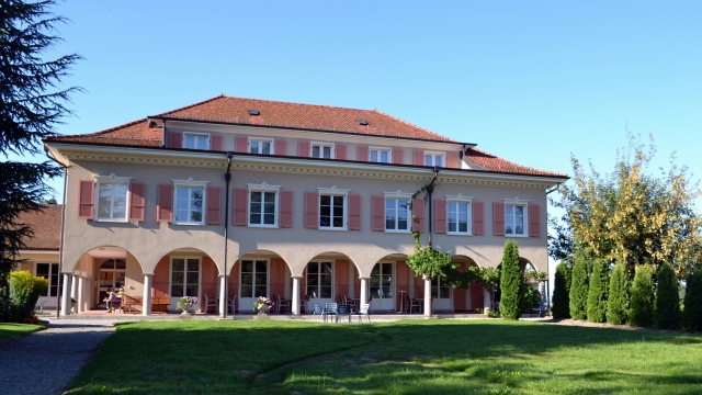 Hauptgebäude des Bildungszentrums Burgbühl