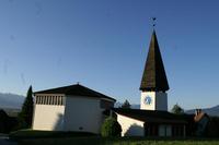 Die evangelische Kirche Marbach steht leicht erhöht über dem Dorf, an wunderschöner Lage.