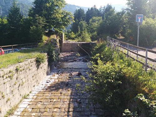 Schale mit Sperre Lammbach