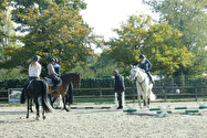 Jeunes cavaliers au Manège
