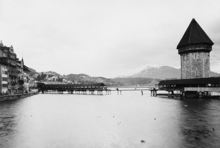 Alle paar Jahrzehnte müssen angefaulte Holzteile der Brücke ersetzt werden.