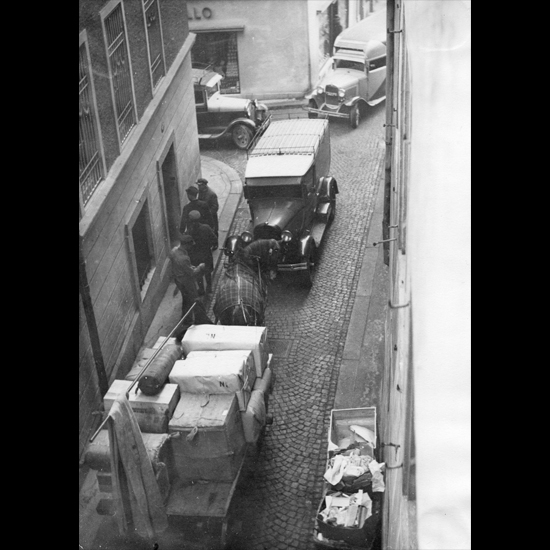 In der schmalen Eisengasse kam es bereits in den 1930er-Jahren zu Engpässen.