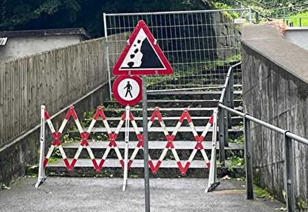 Symbolbild Felssturzgefahr Gibraltarstrasse